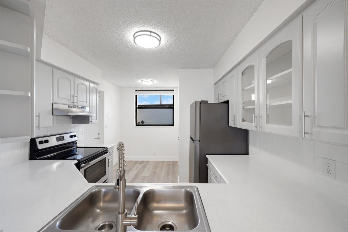 118 Lake Emerald Dr 107