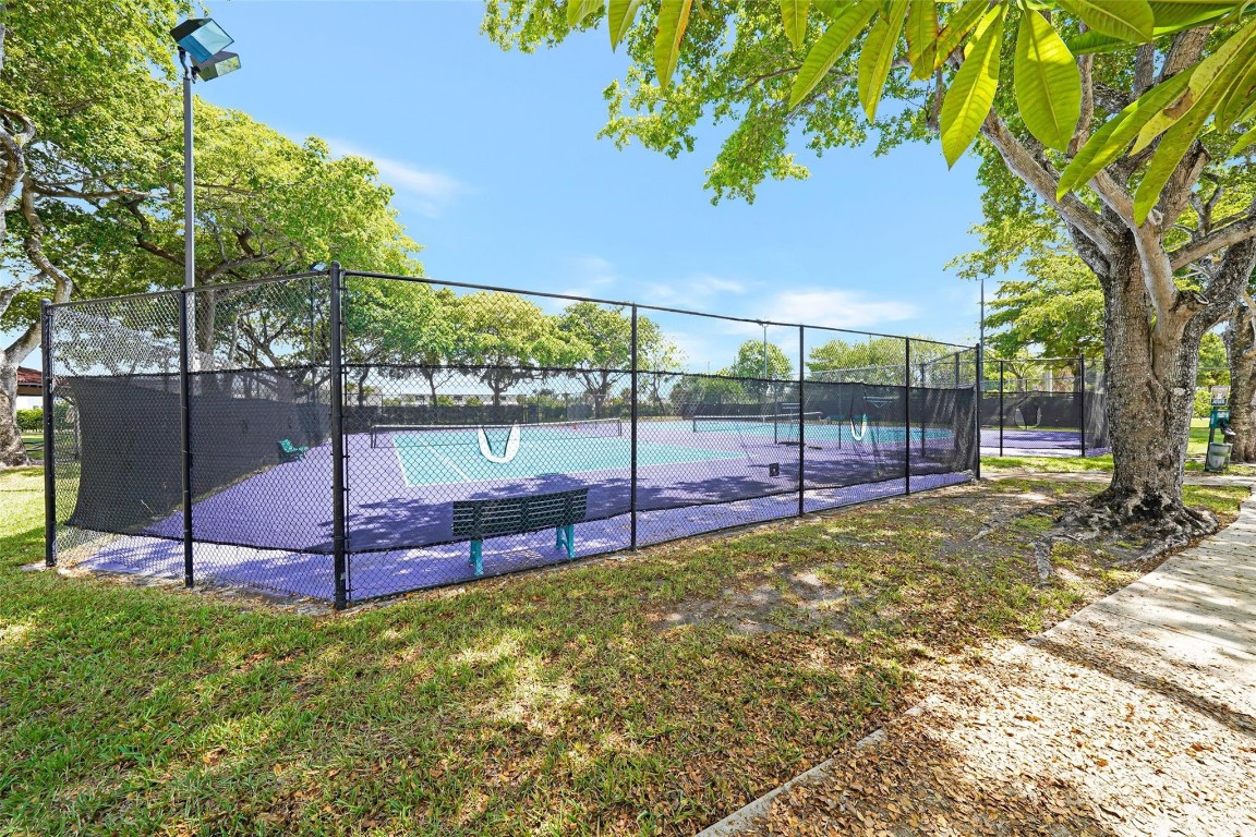 118 Lake Emerald Dr 107