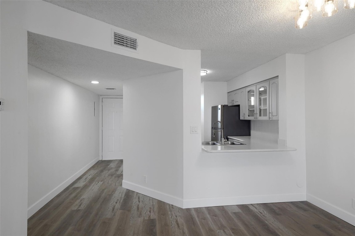 118 Lake Emerald Dr 107