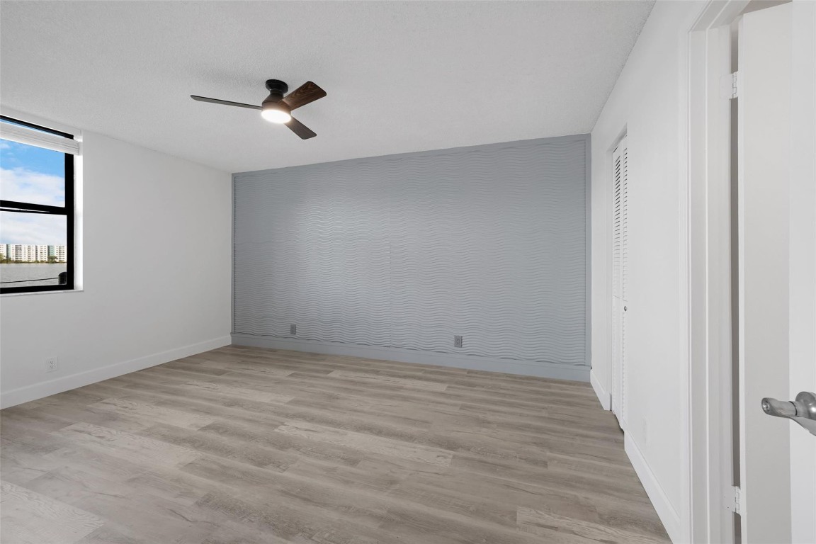 118 Lake Emerald Dr 107