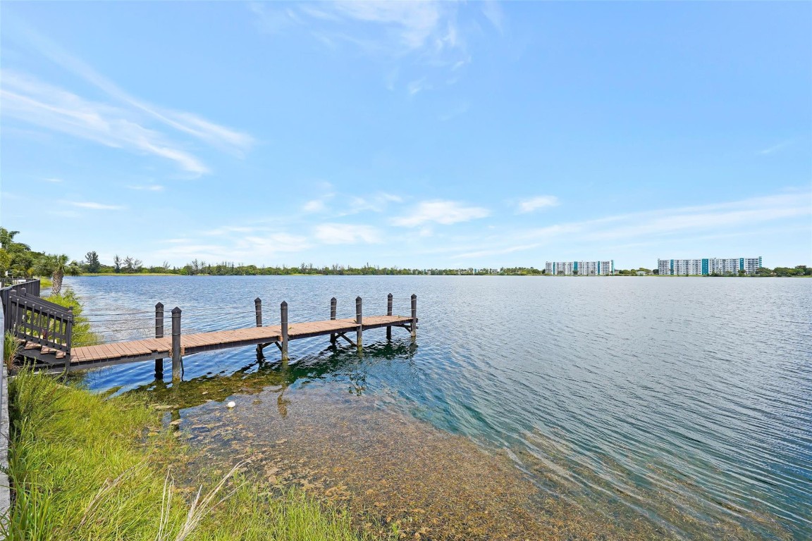 118 Lake Emerald Dr 107