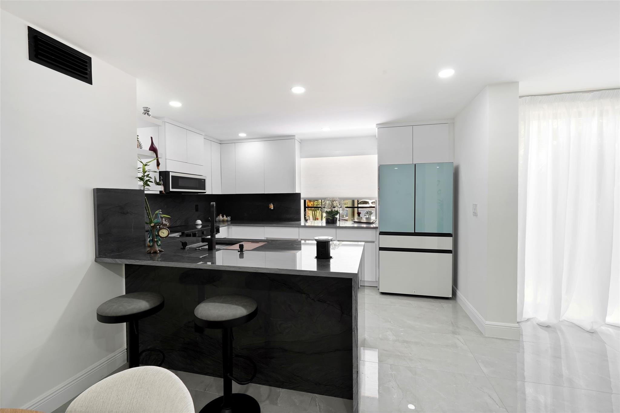 3559 Magellan Cir 326-2
