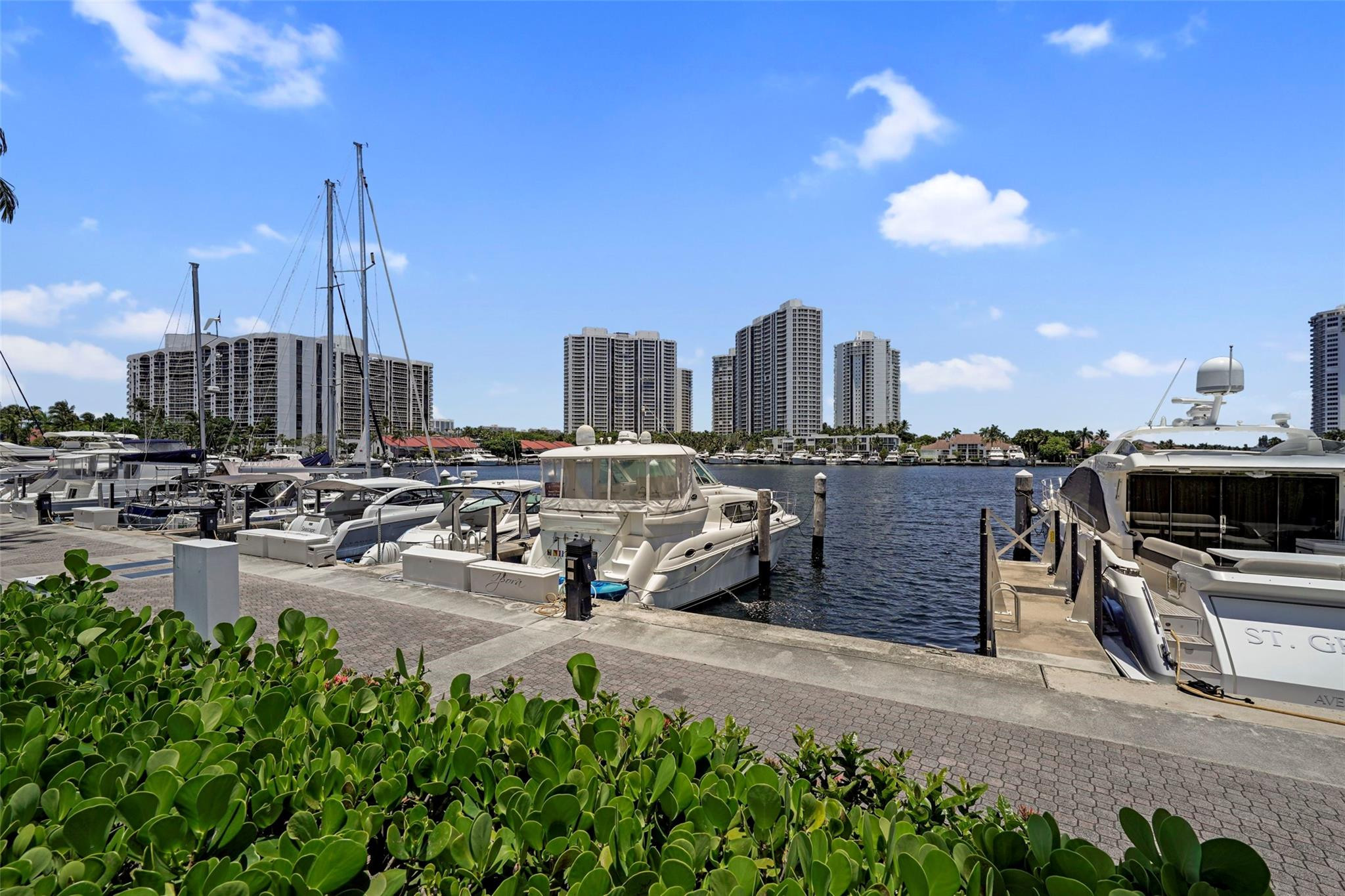3559 Magellan Cir 326-2
