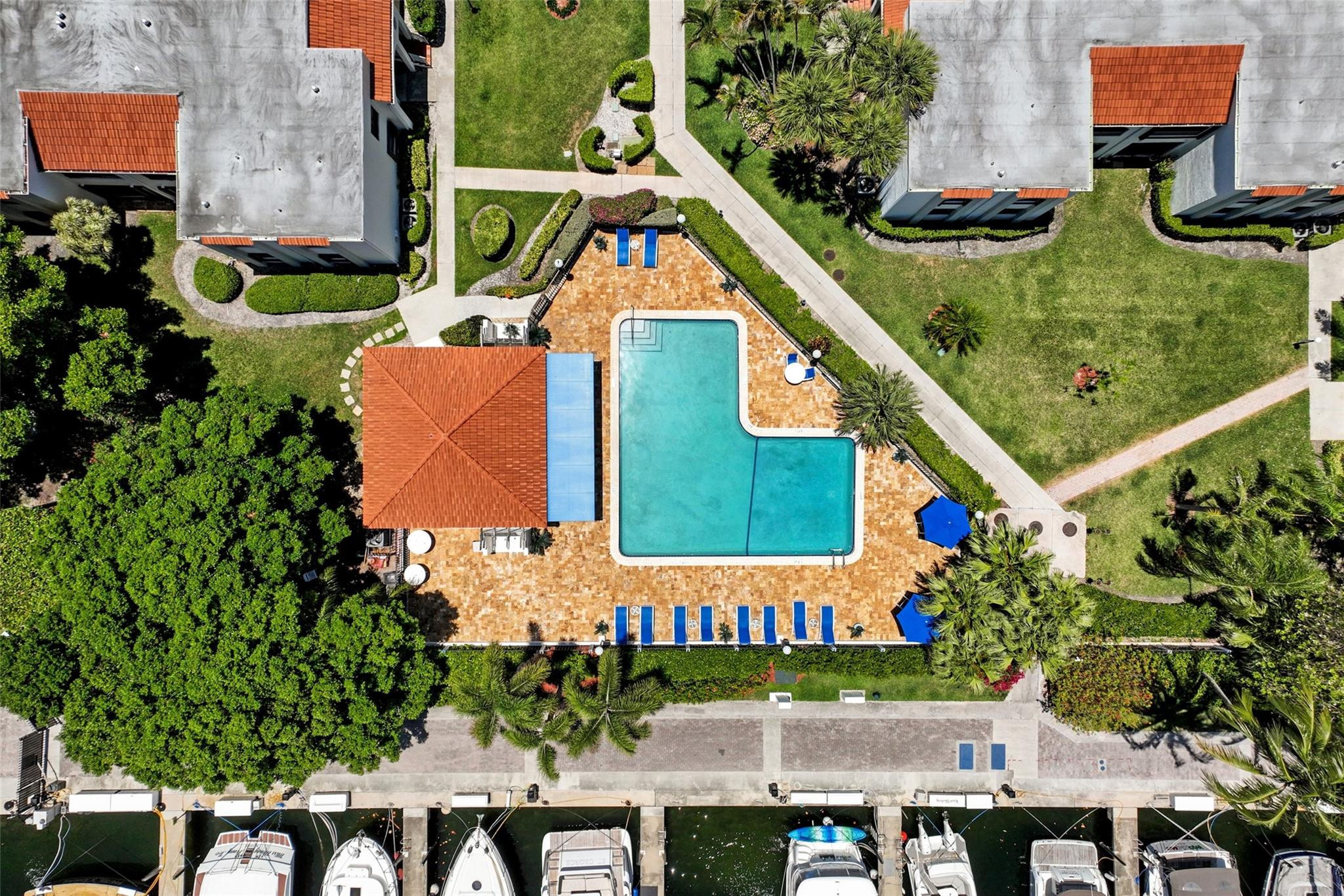 3559 Magellan Cir 326-2