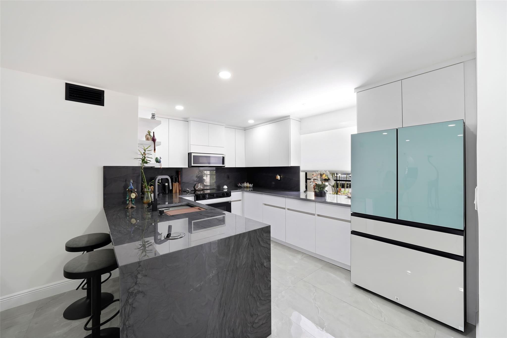 3559 Magellan Cir 326-2