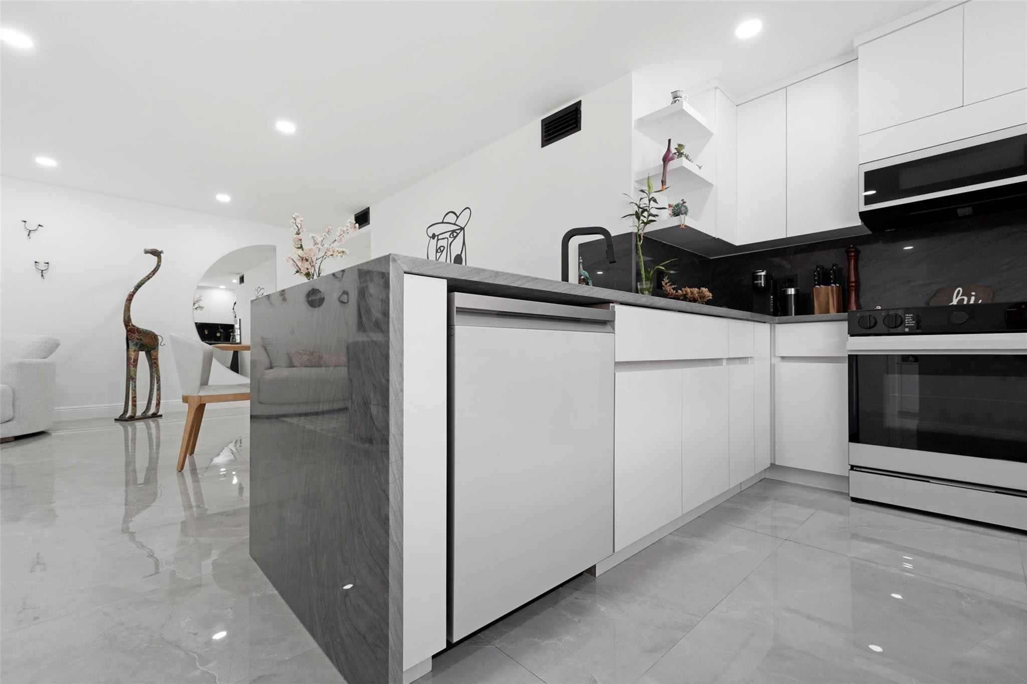 3559 Magellan Cir 326-2