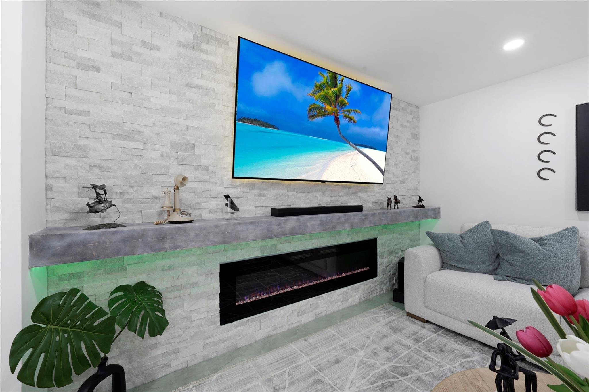 3559 Magellan Cir 326-2