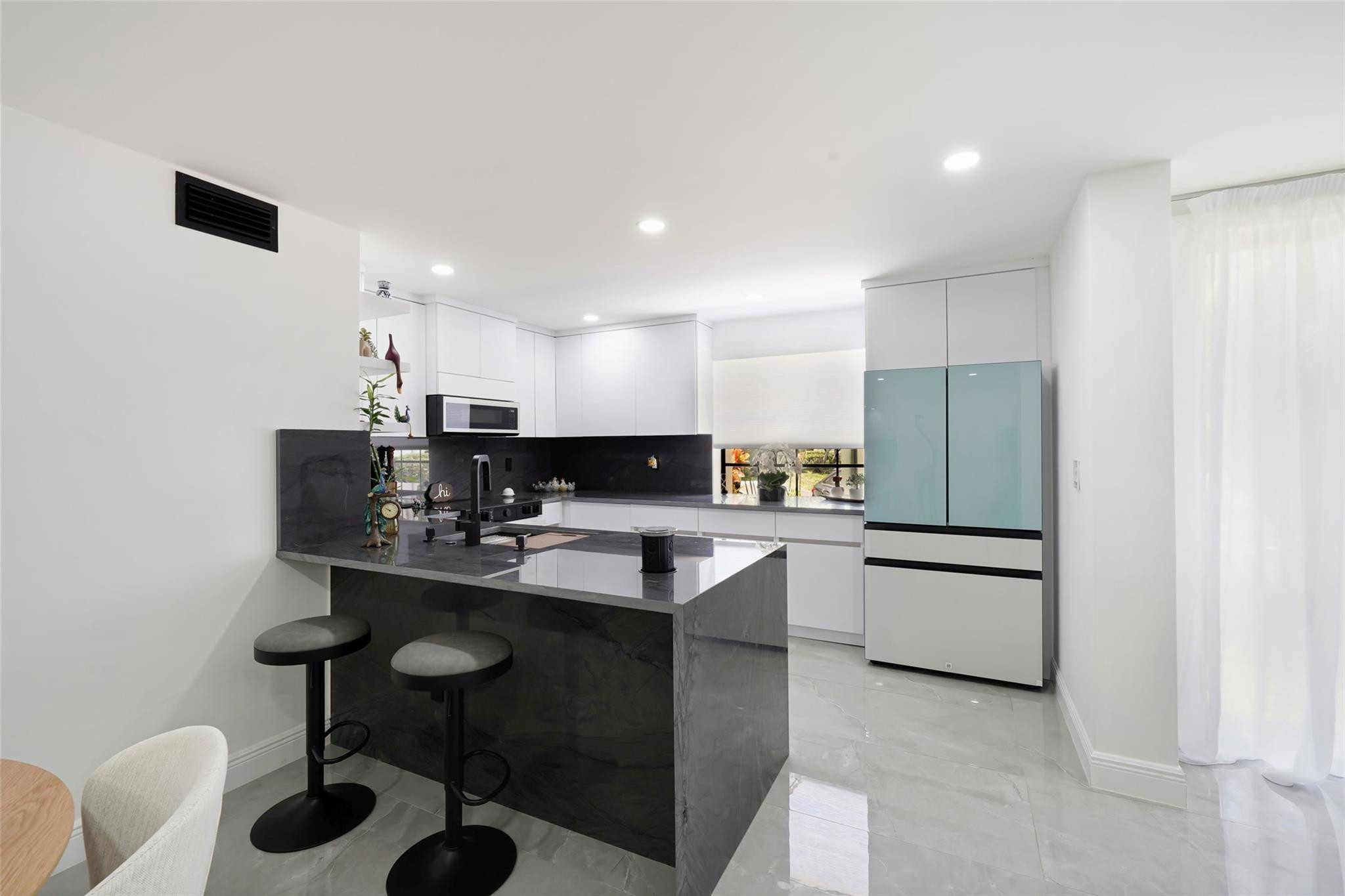 3559 Magellan Cir 326-2