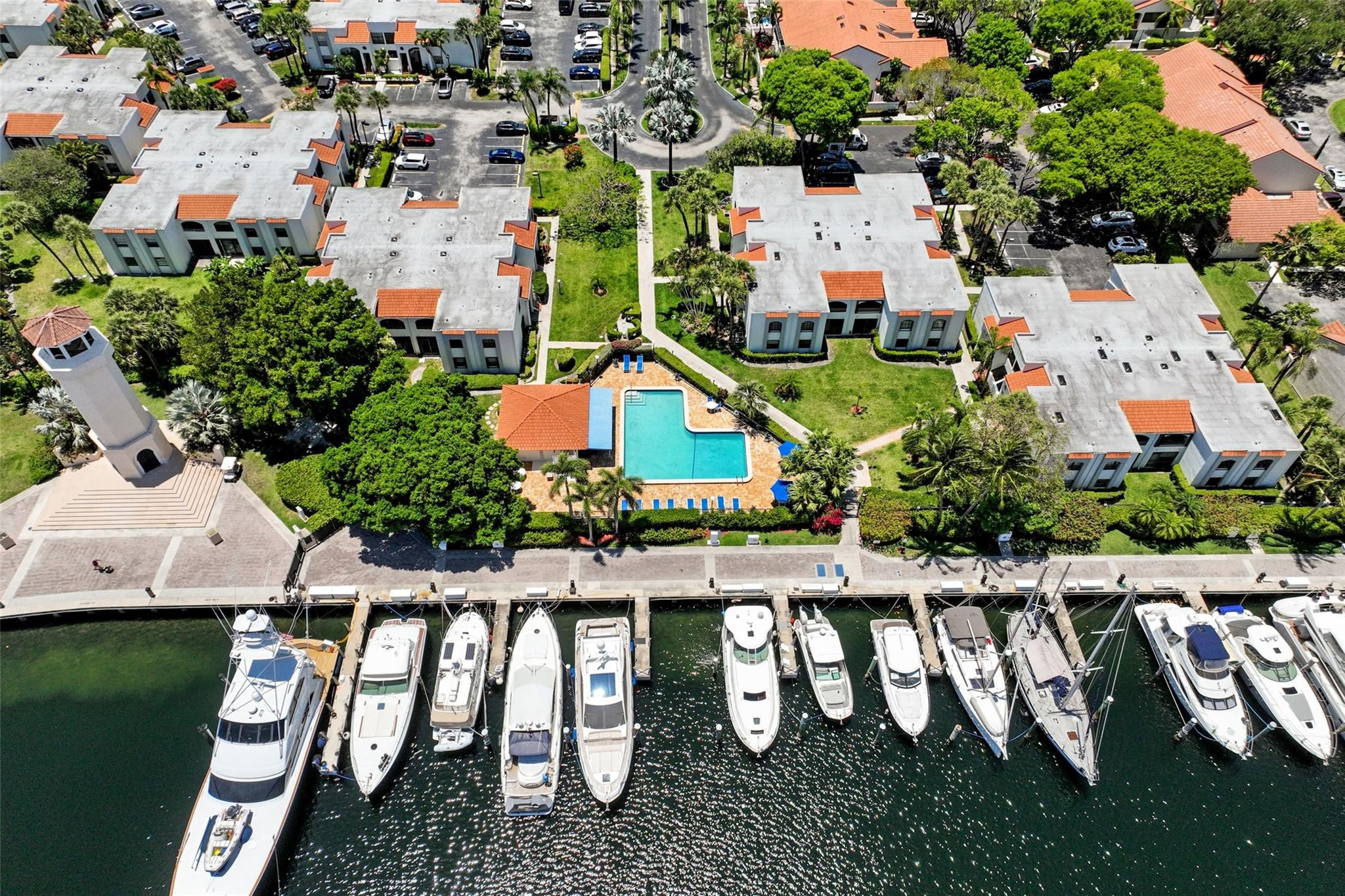 3559 Magellan Cir 326-2