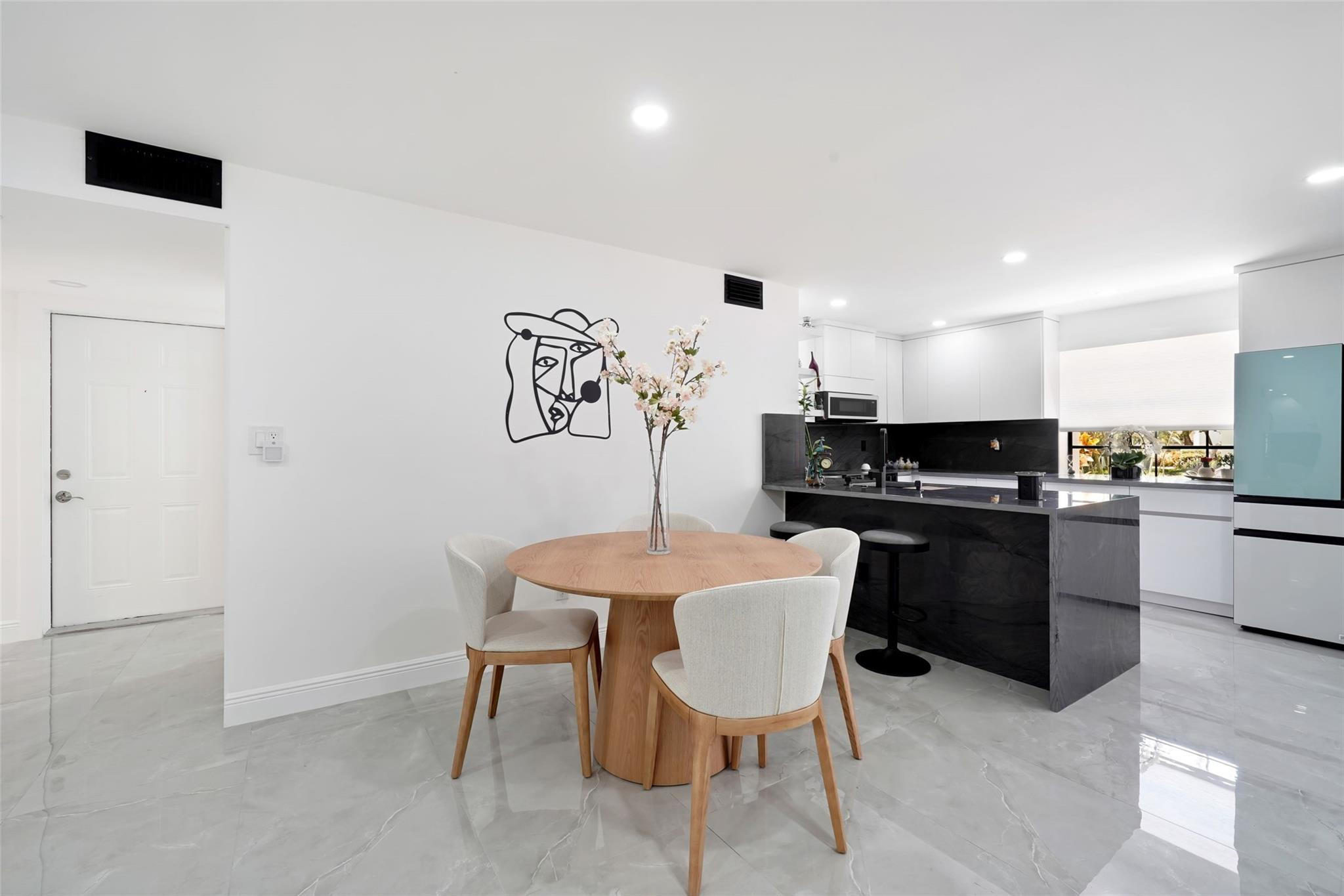 3559 Magellan Cir 326-2