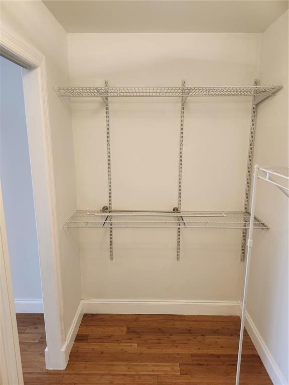 400 Leslie Dr 403