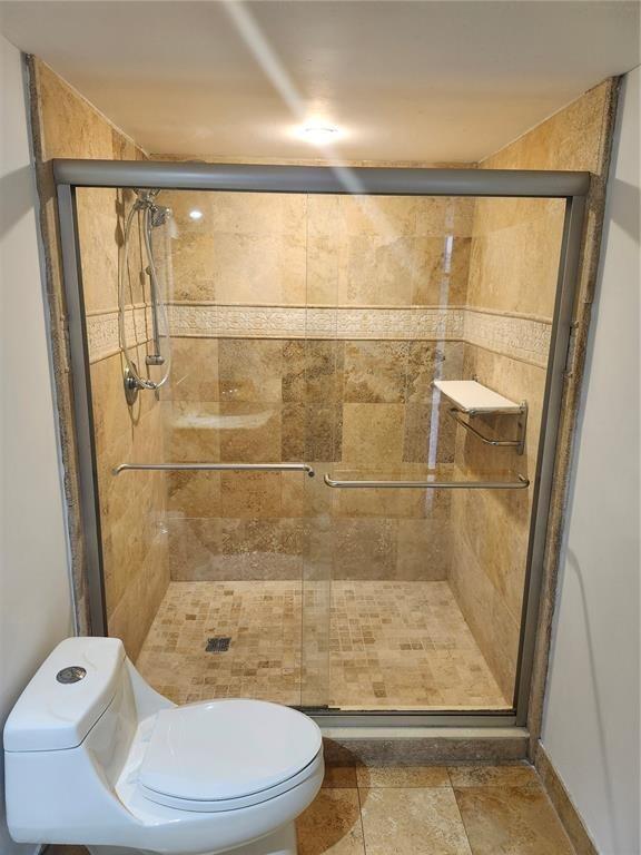 400 Leslie Dr 403