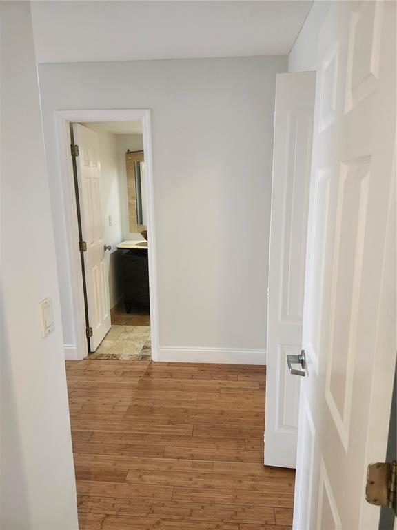 400 Leslie Dr 403