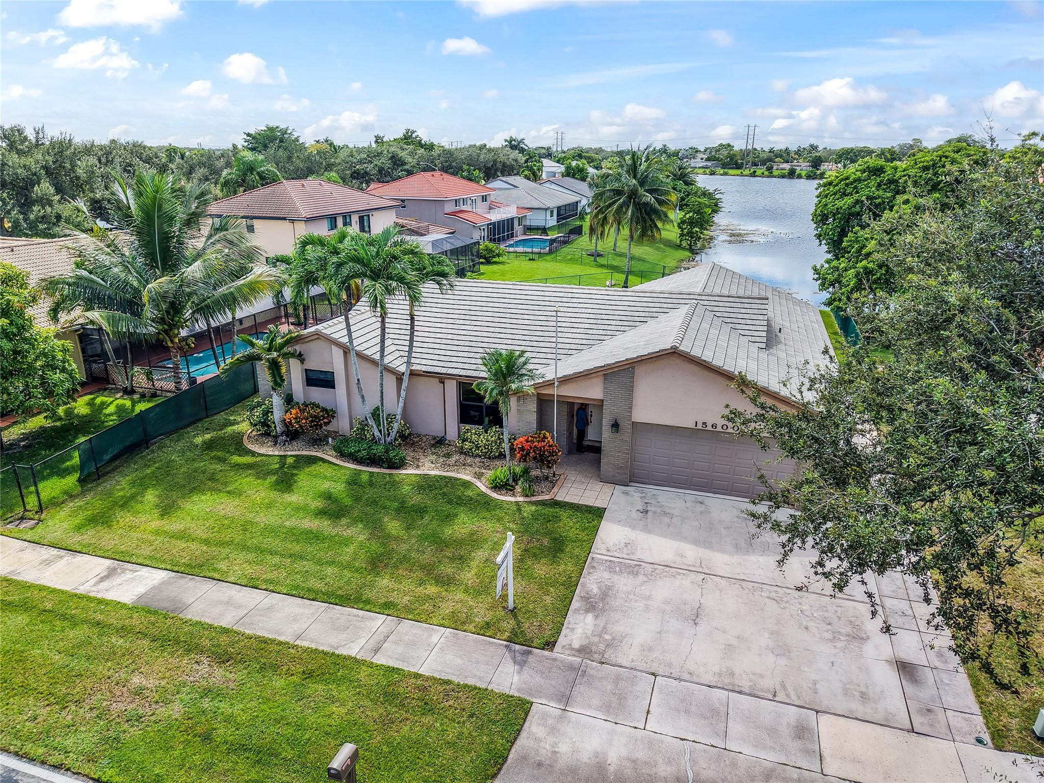 15600 Huntridge Rd