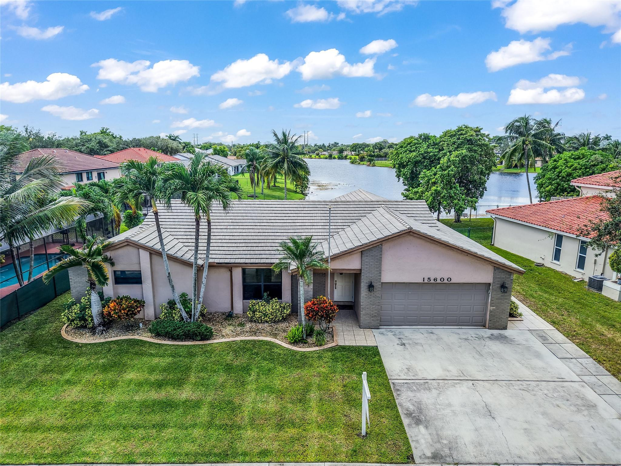 15600 Huntridge Rd