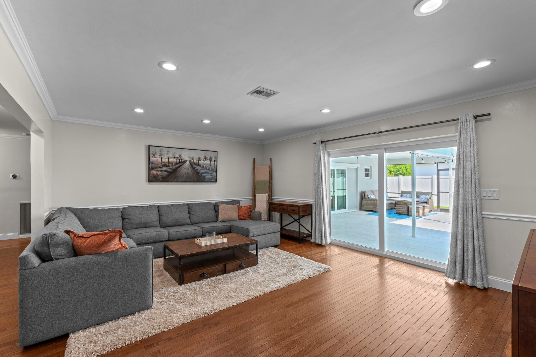 640 SW 74th Ter