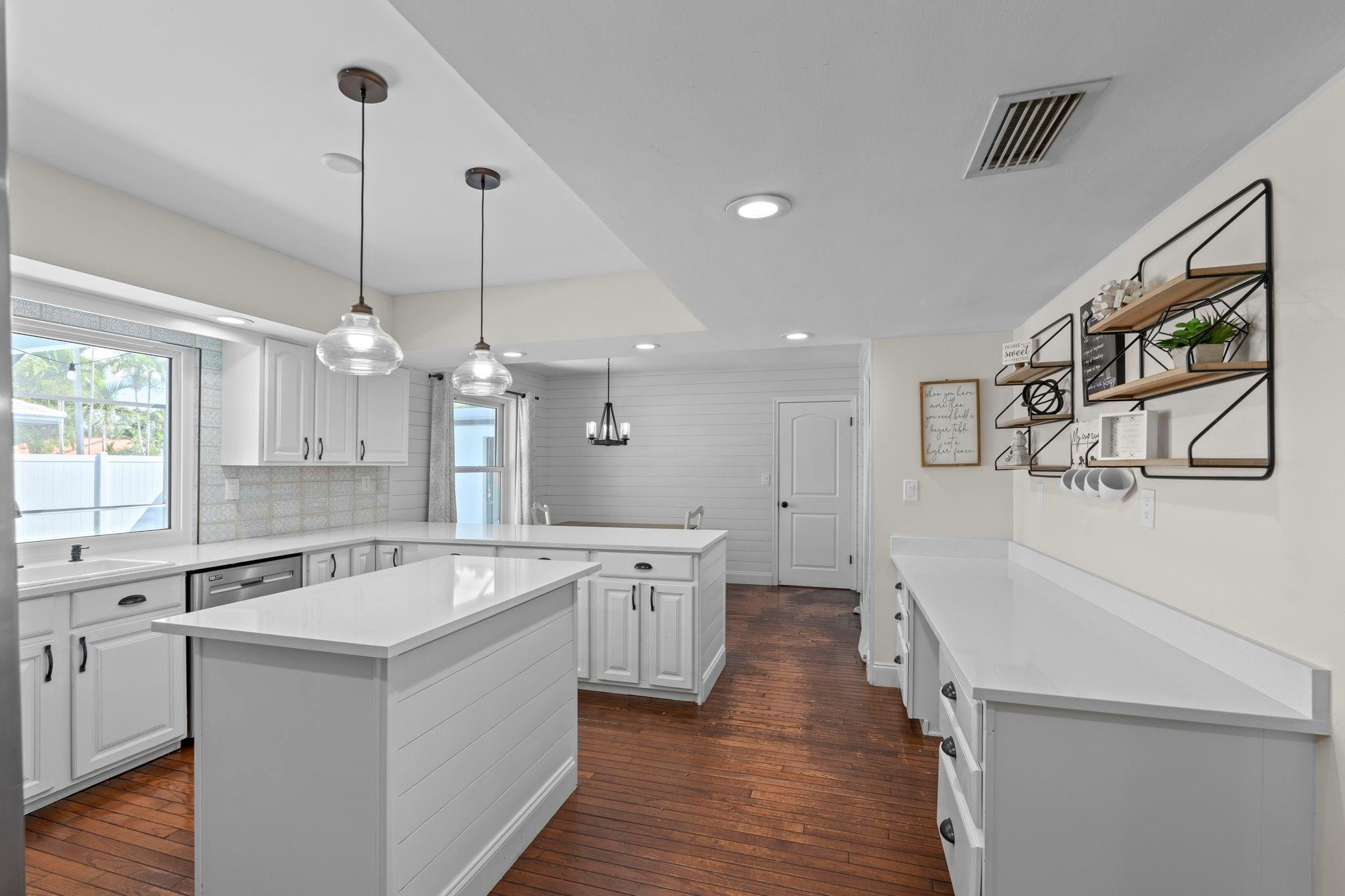 640 SW 74th Ter