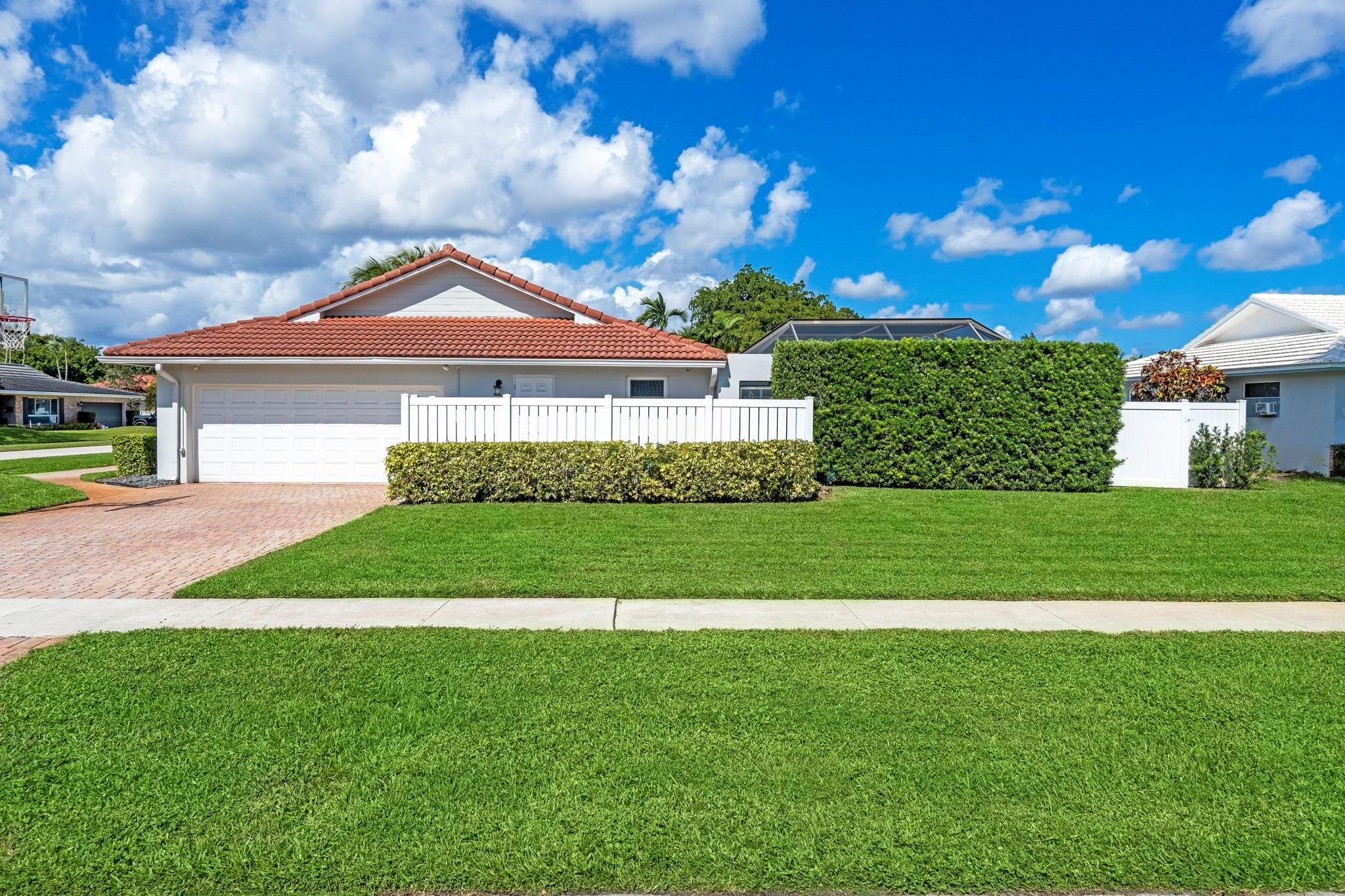 640 SW 74th Ter