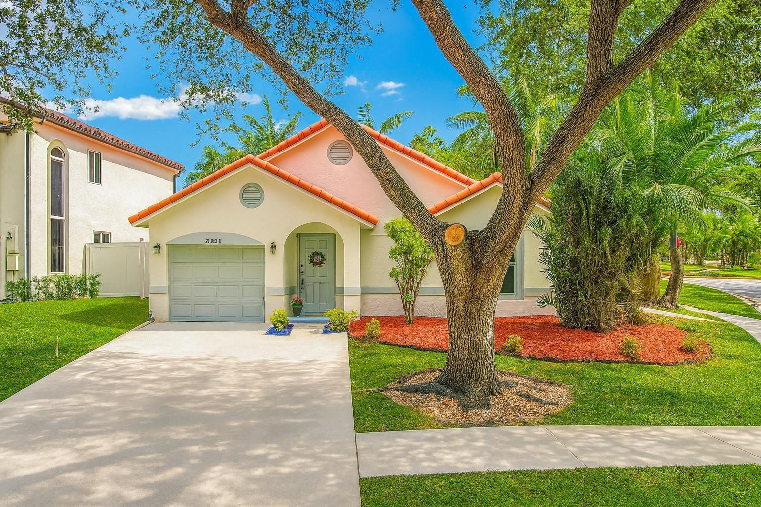 9801 NW 5th Ct