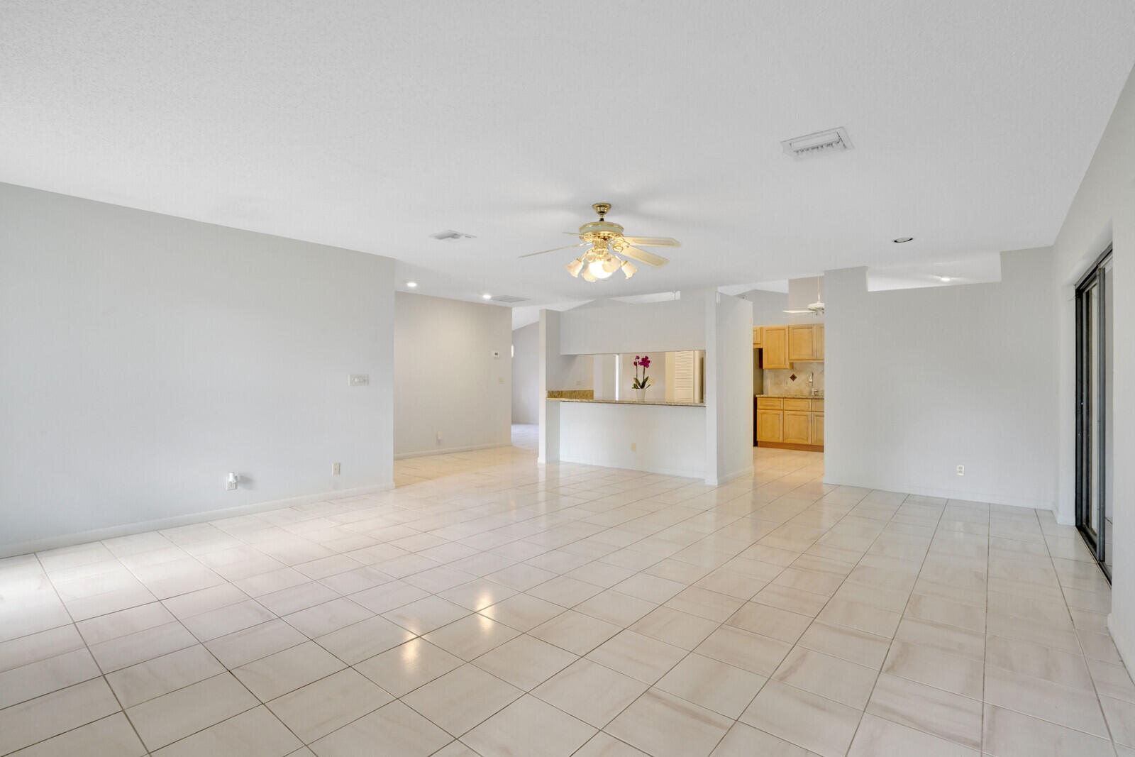 3760 Moss Pointe Circle