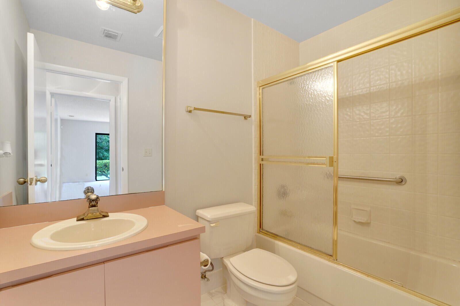 3760 Moss Pointe Circle