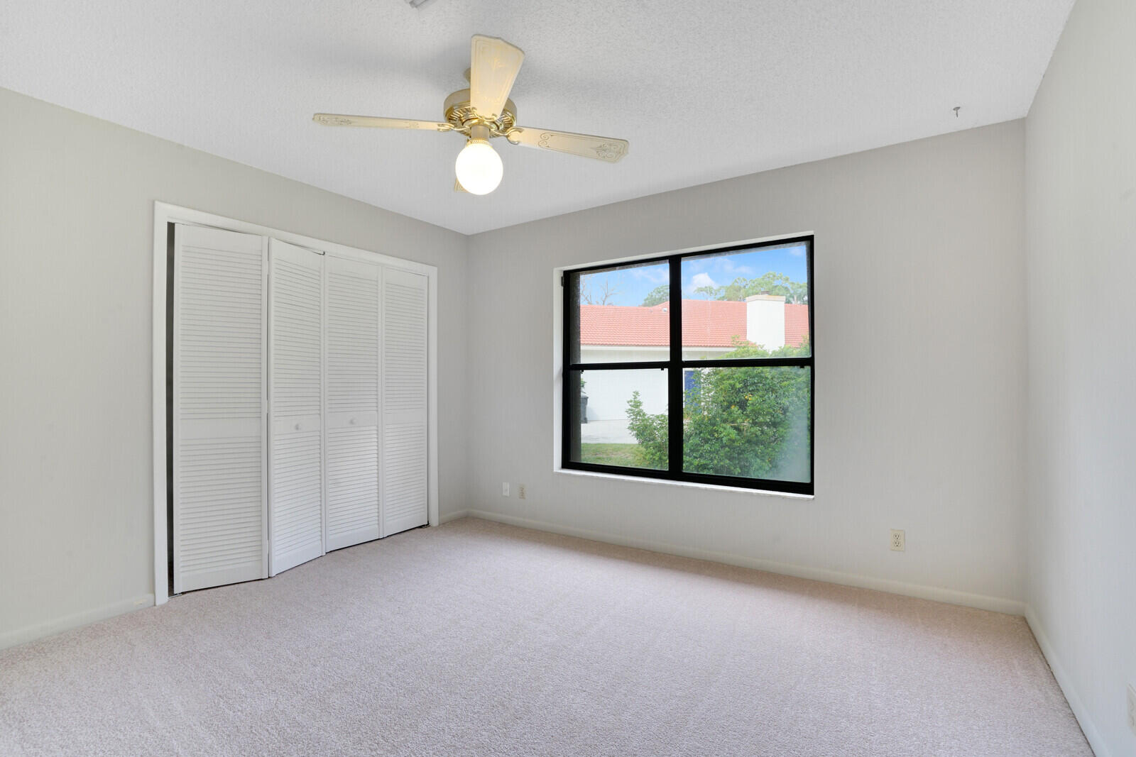 3760 Moss Pointe Circle