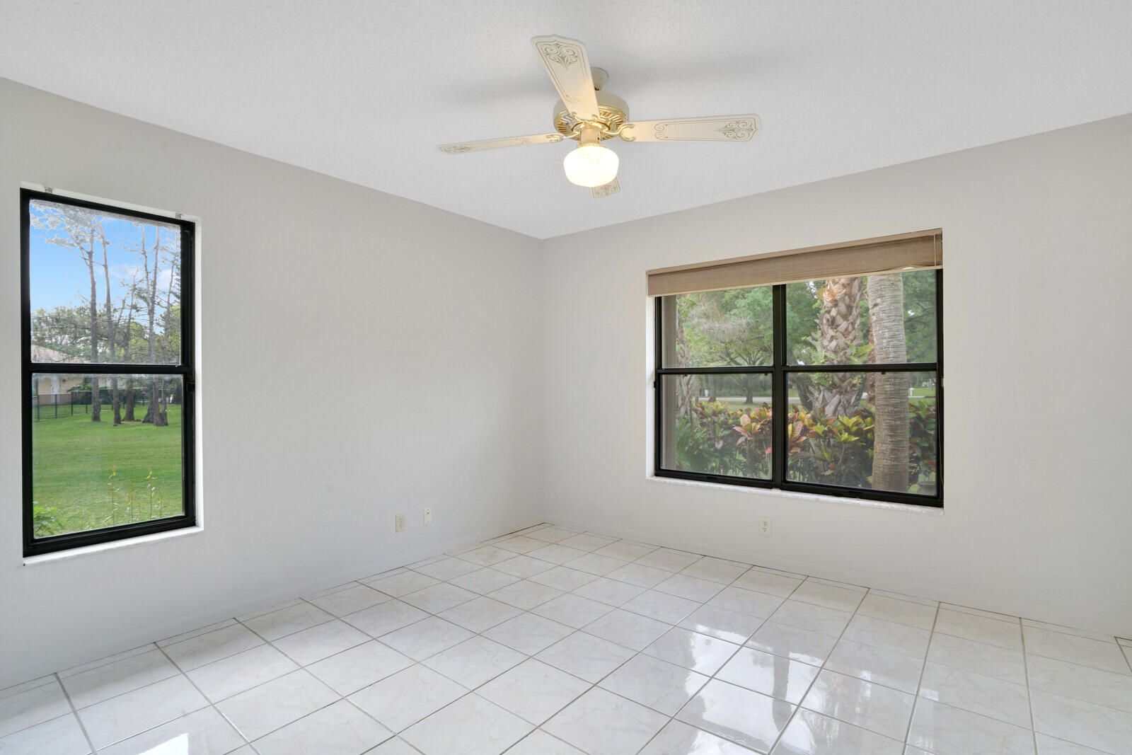 3760 Moss Pointe Circle