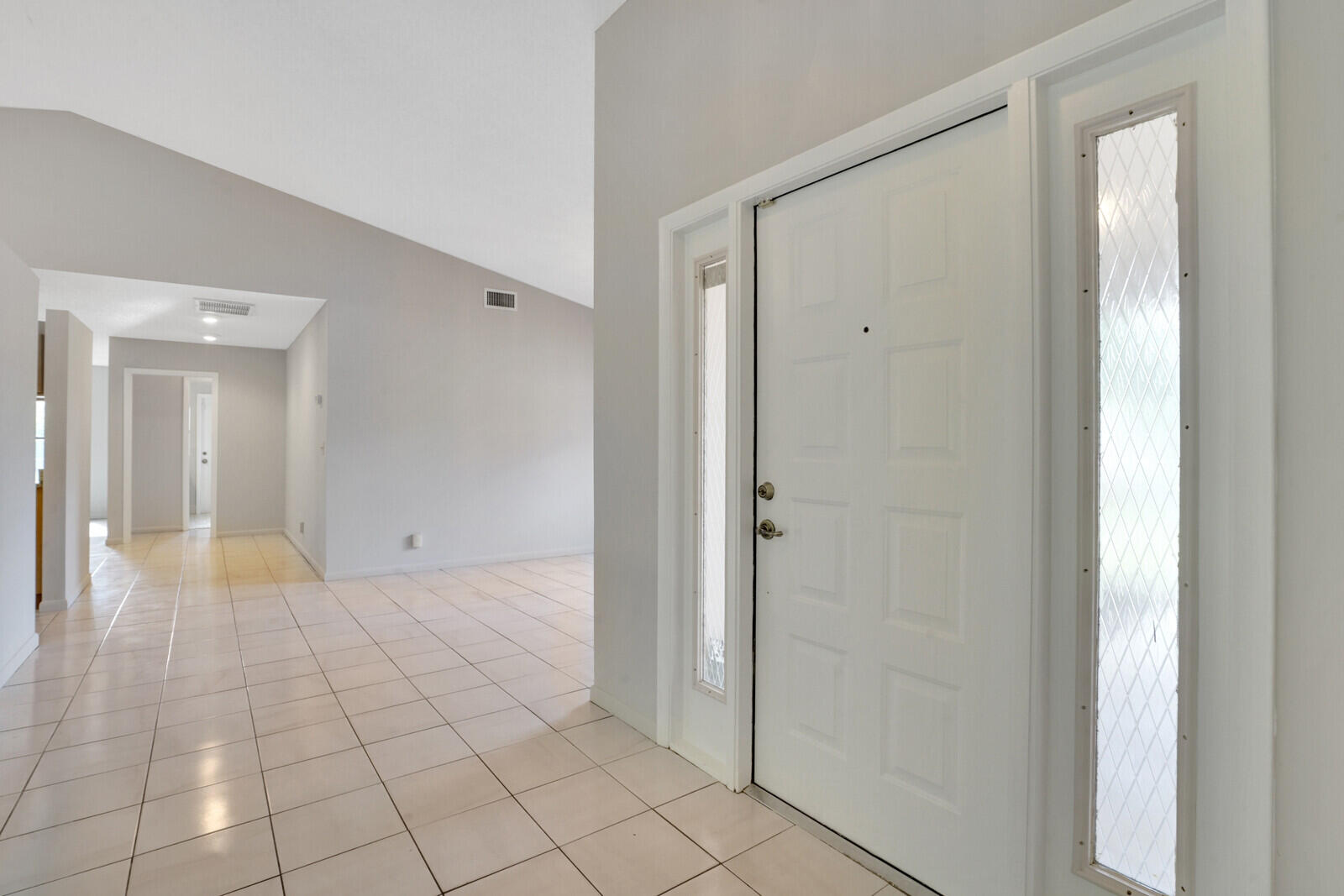 3760 Moss Pointe Circle