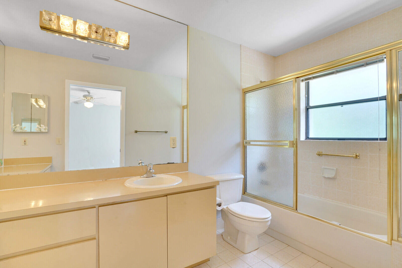 3760 Moss Pointe Circle