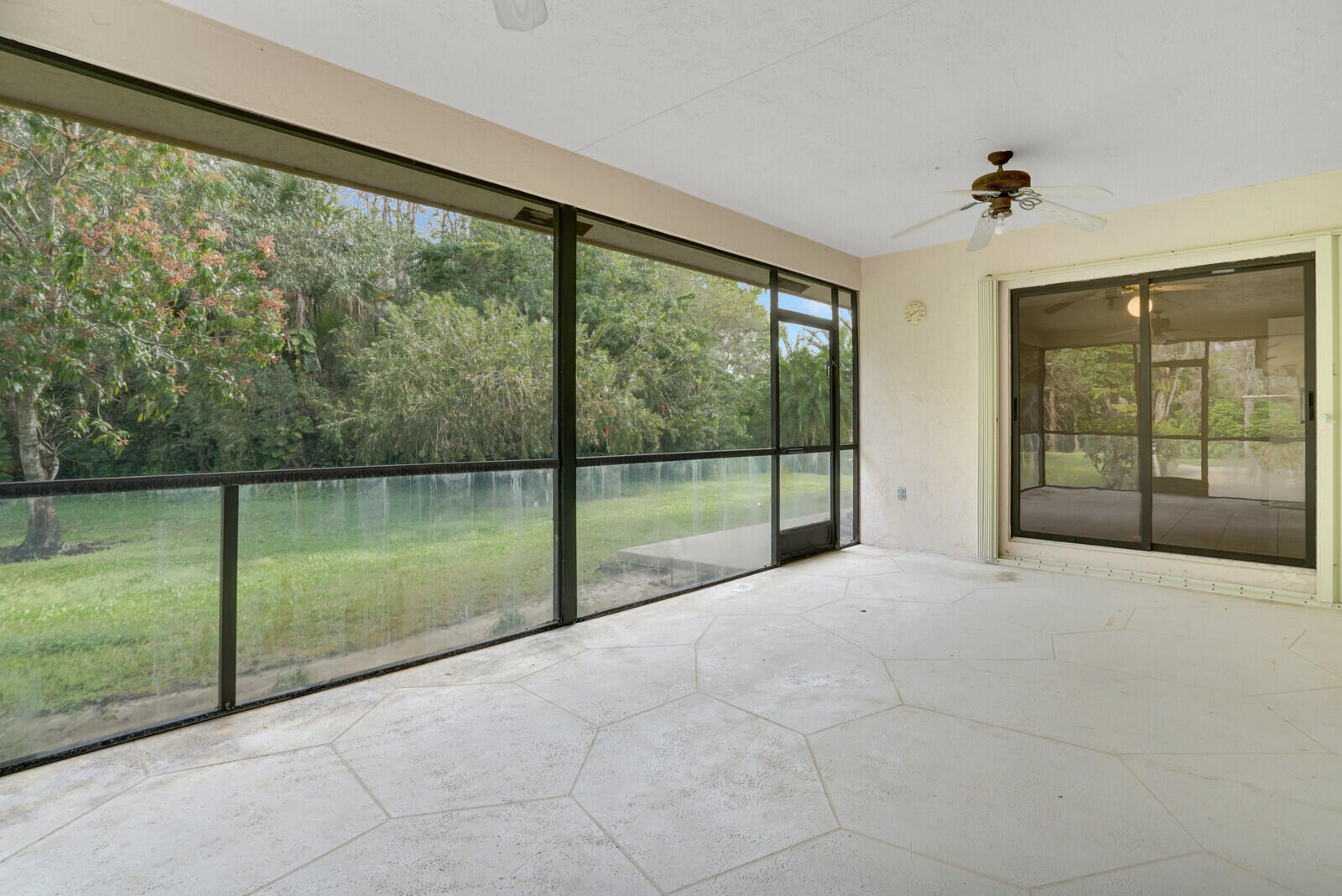 3760 Moss Pointe Circle