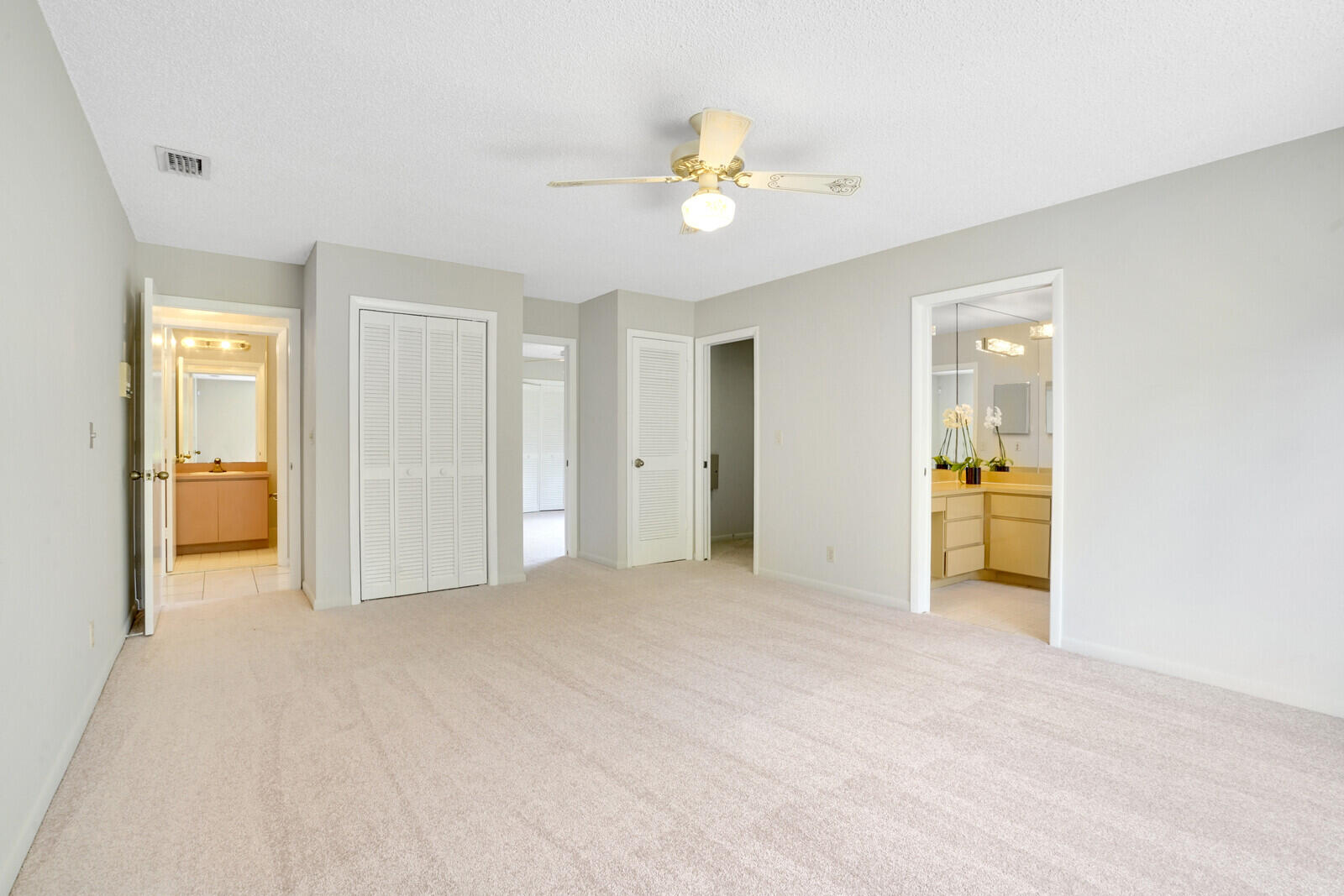 3760 Moss Pointe Circle