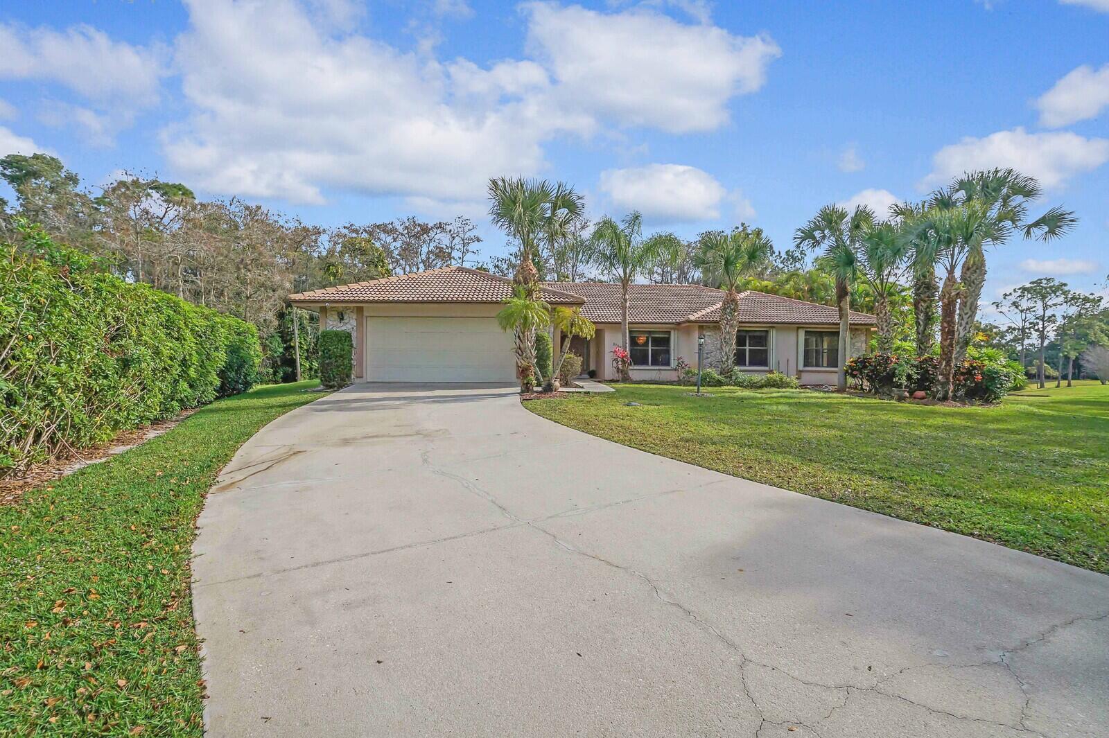 3760 Moss Pointe Circle