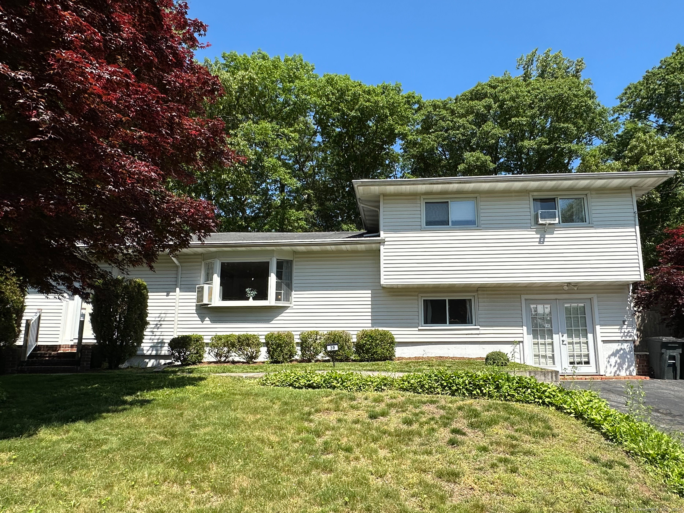 39 Mohawk Drive
