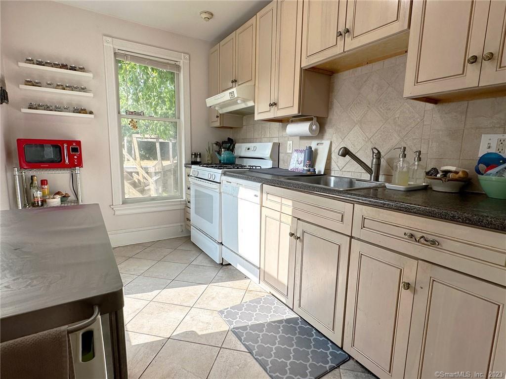 23 Cottage Street LEFT