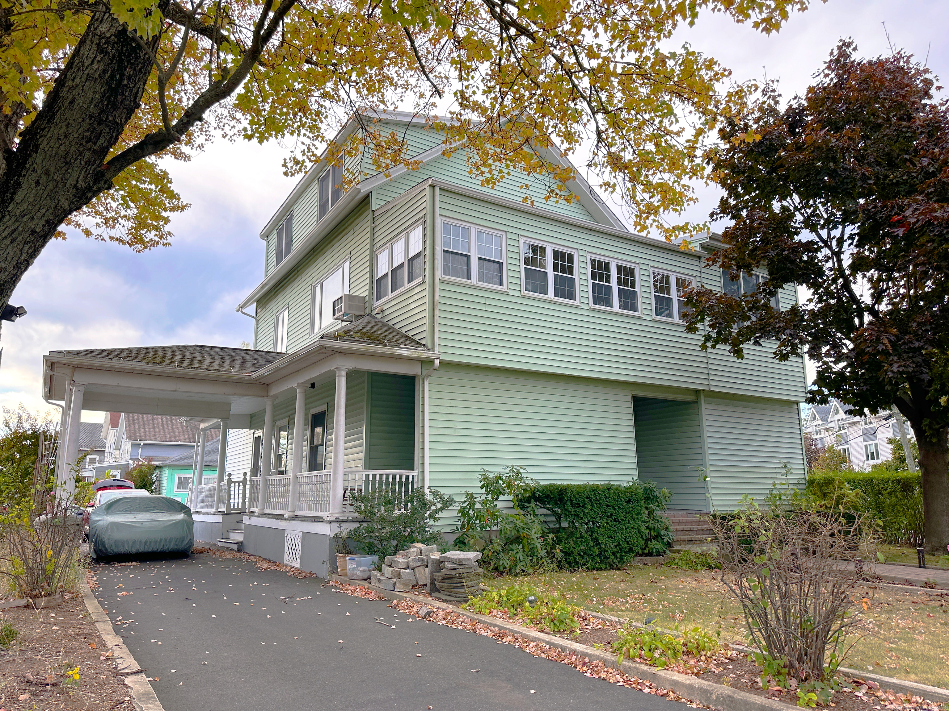 262 East Avenue 3rd Floor