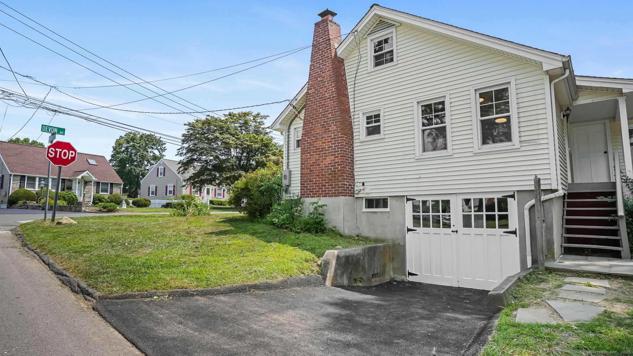 11 Devon Avenue
