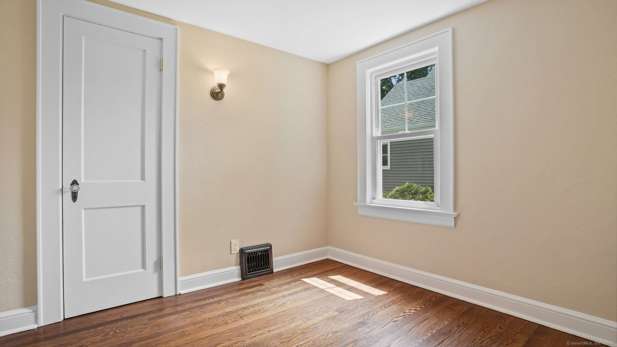 11 Devon Avenue