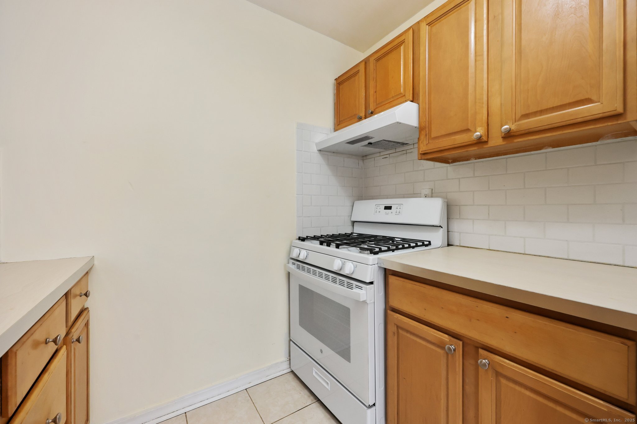 324 Strawberry Hill Avenue APT B101