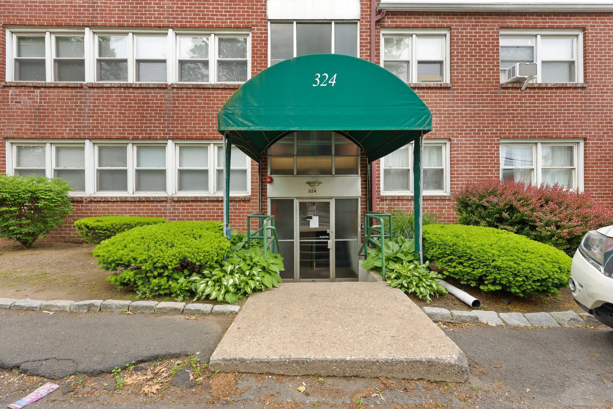 324 Strawberry Hill Avenue APT B101