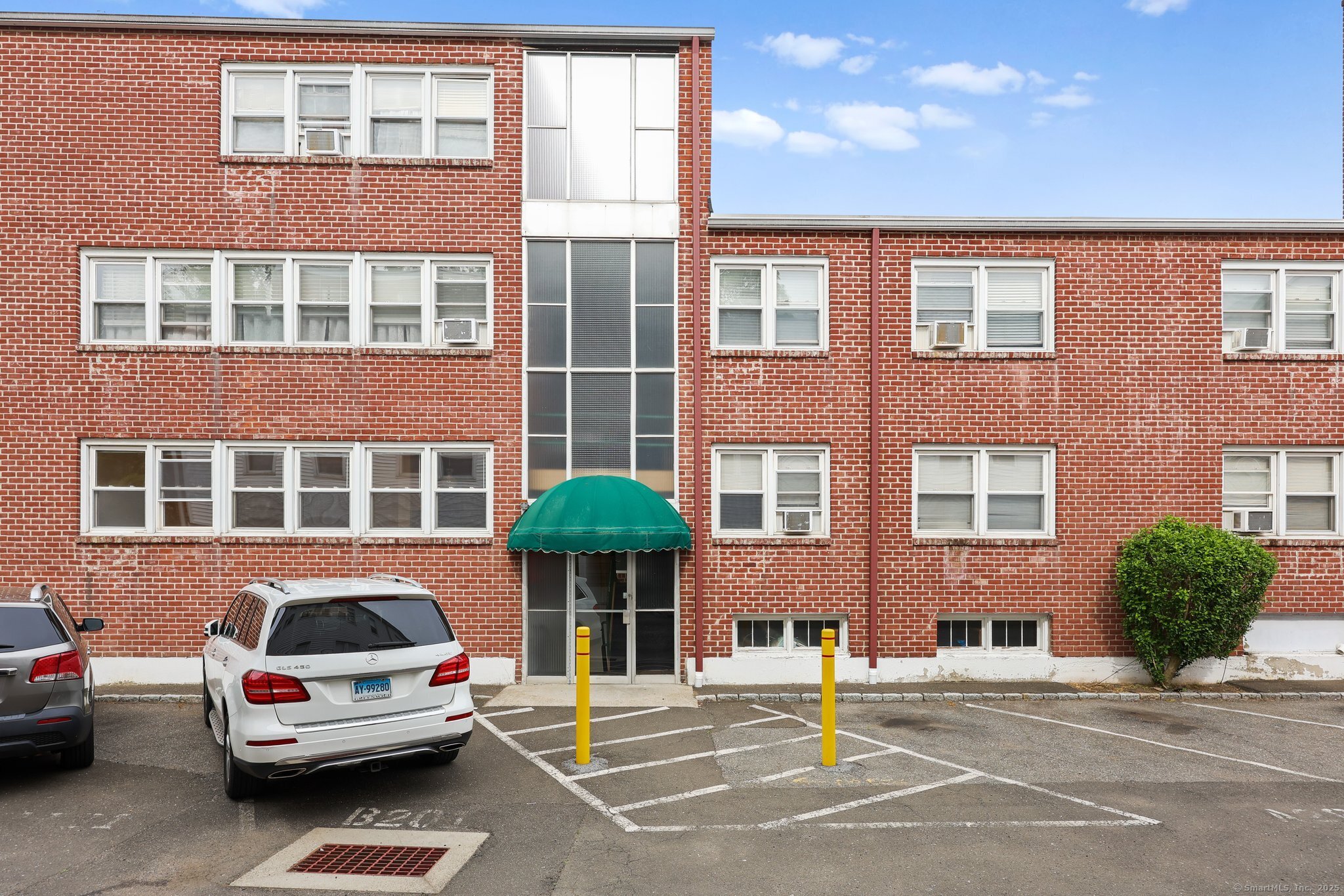 324 Strawberry Hill Avenue APT B101