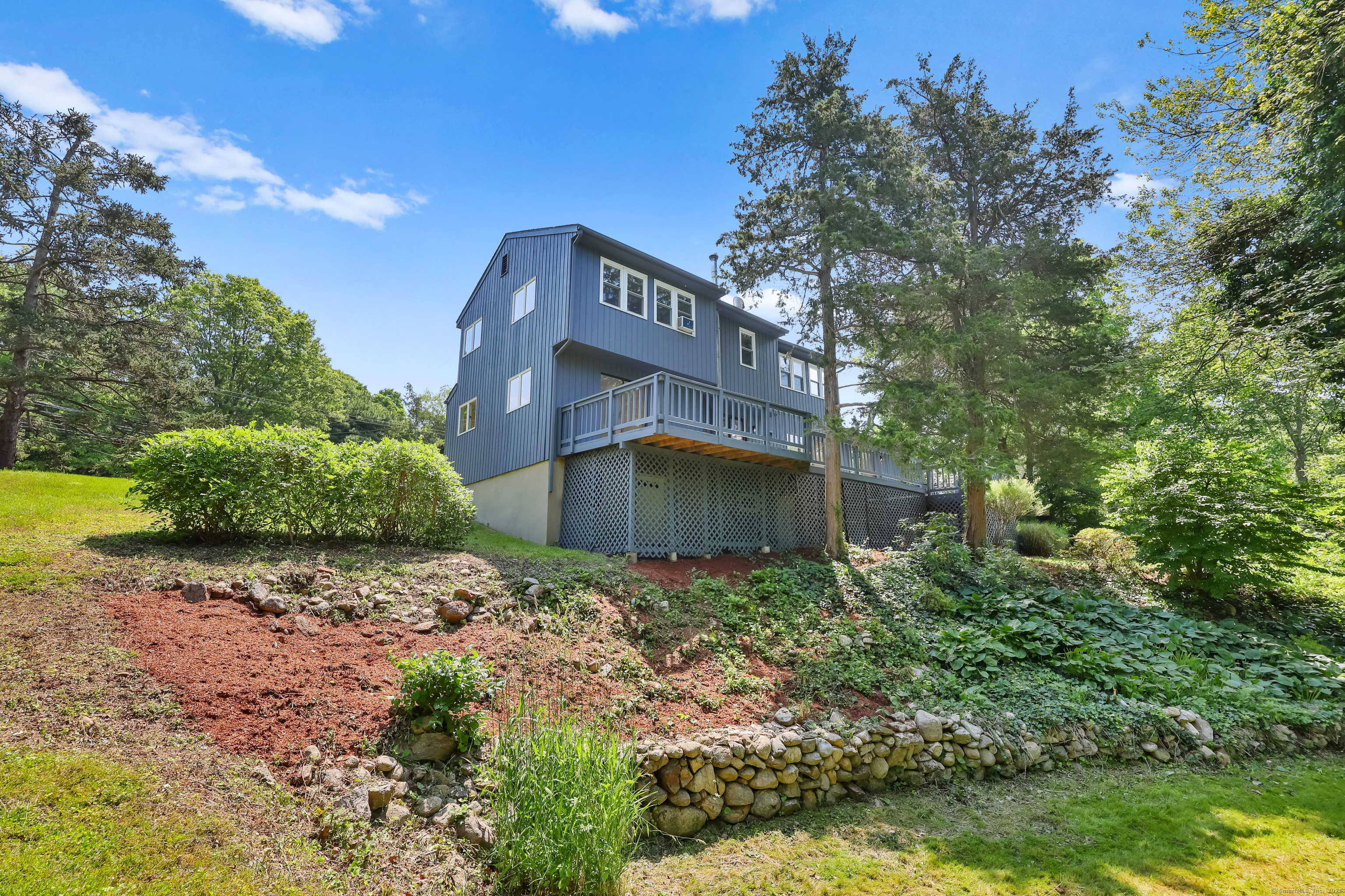15 Grumman Avenue