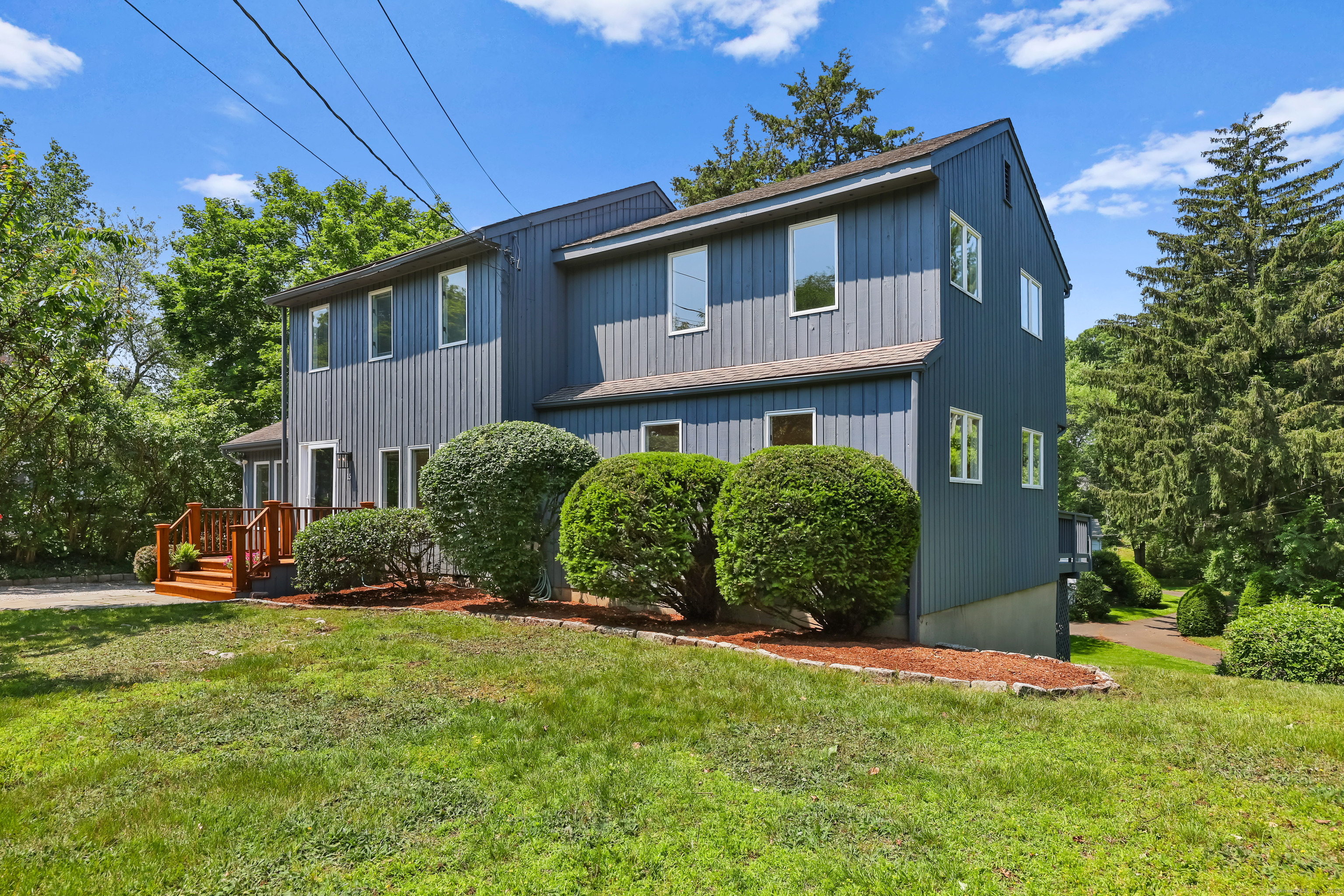 15 Grumman Avenue