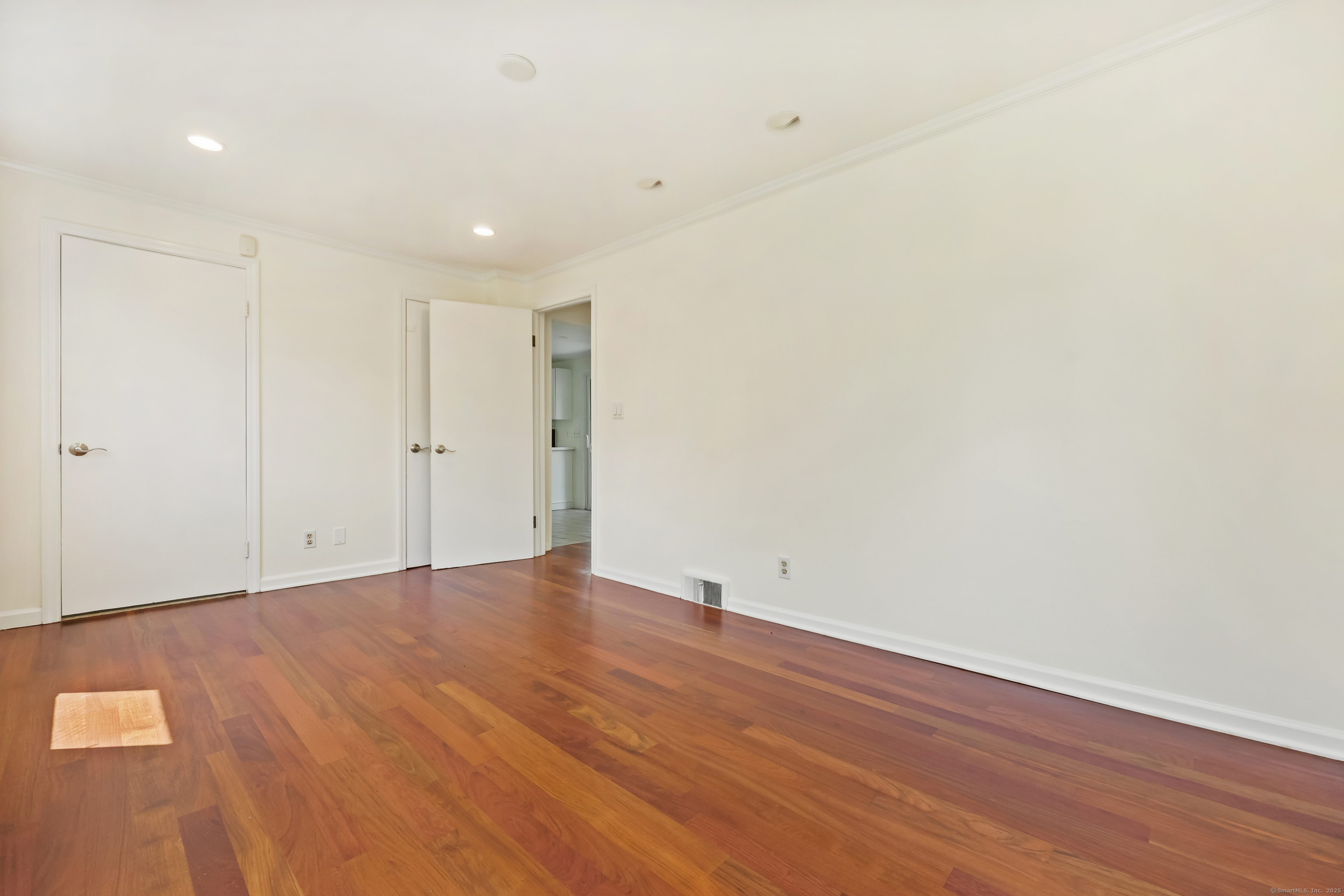 15 Grumman Avenue