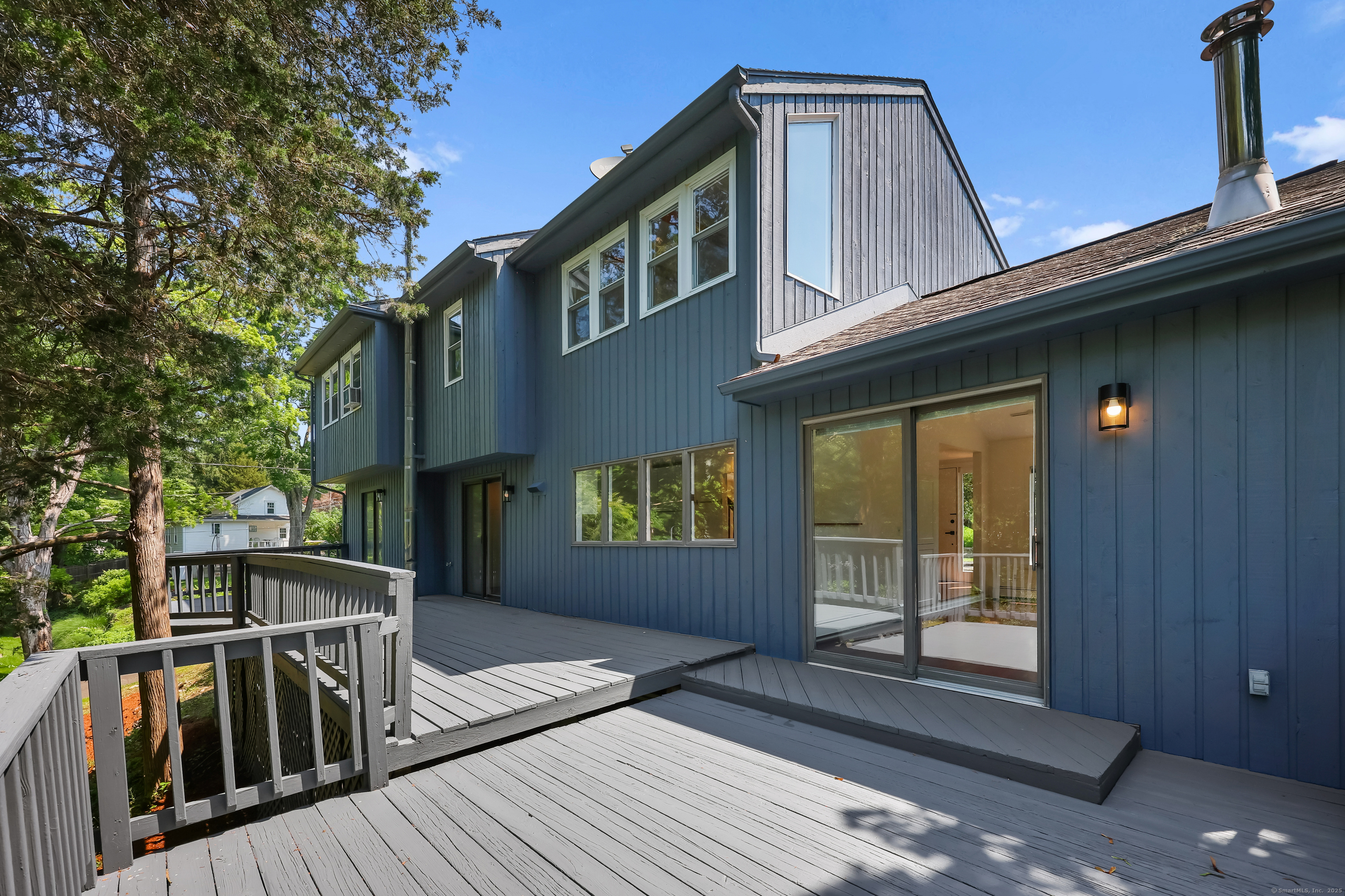 15 Grumman Avenue