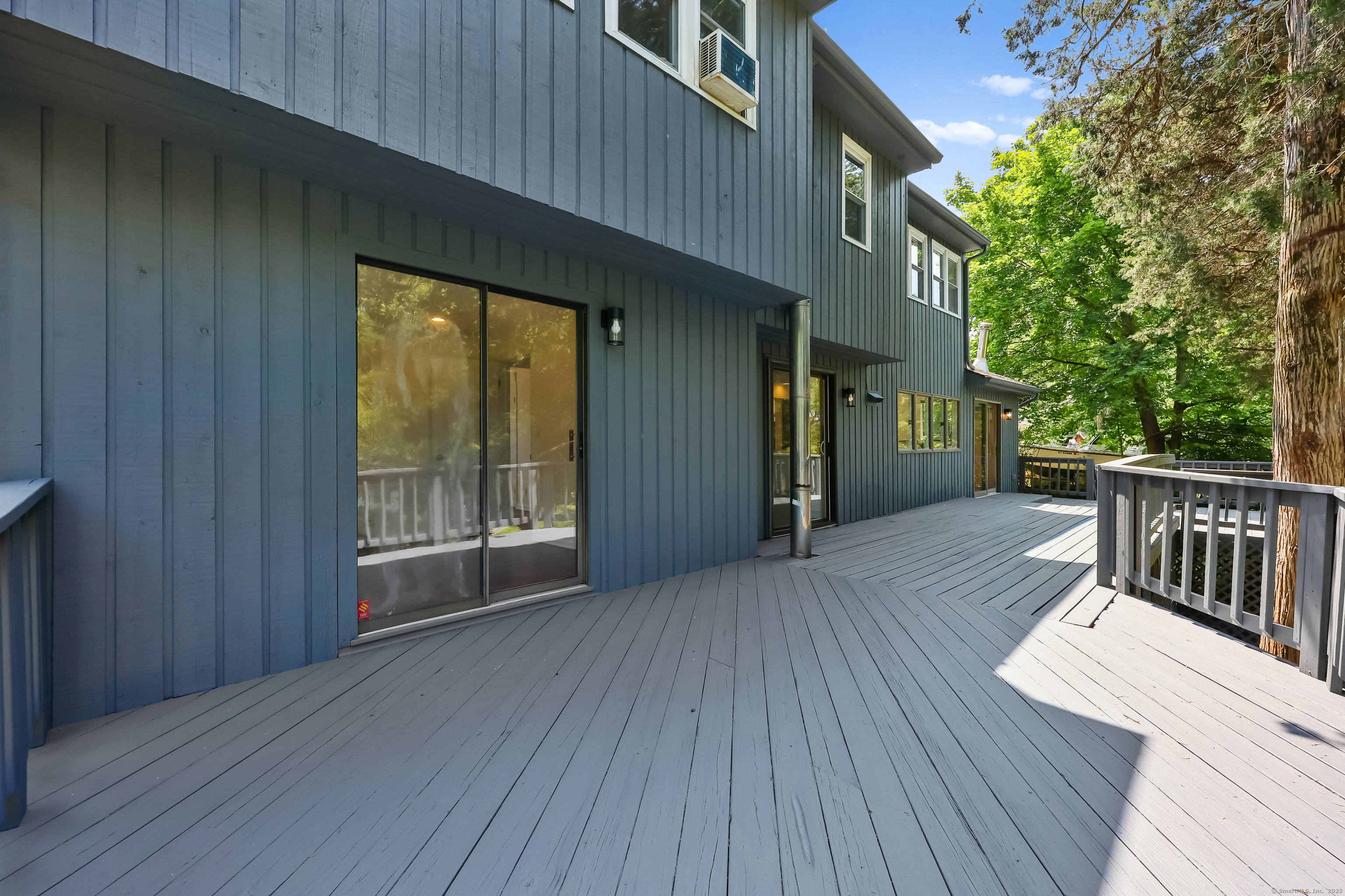 15 Grumman Avenue