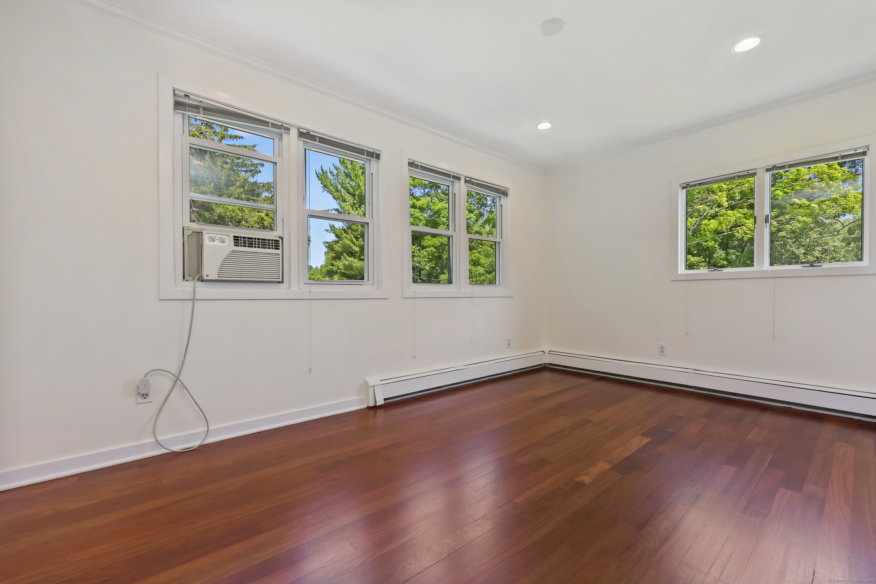 15 Grumman Avenue