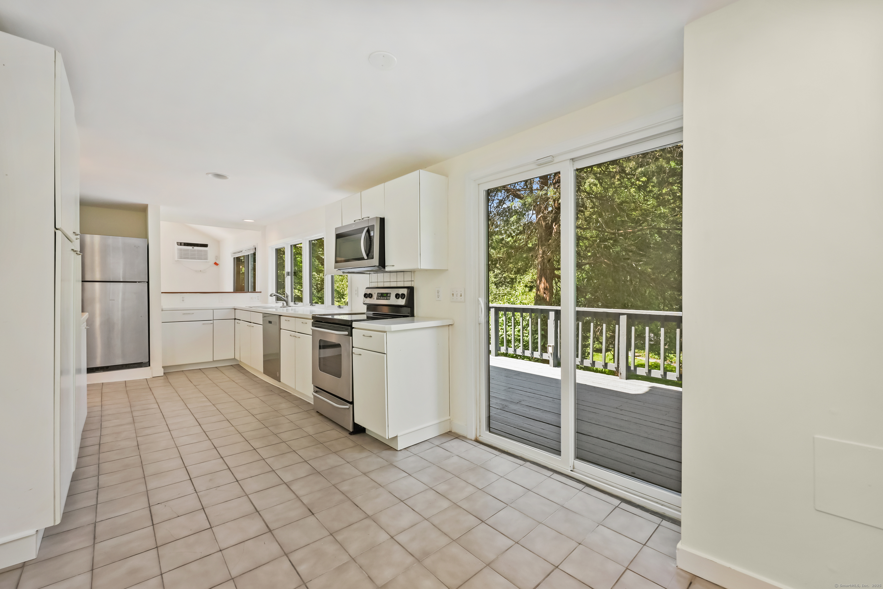 15 Grumman Avenue