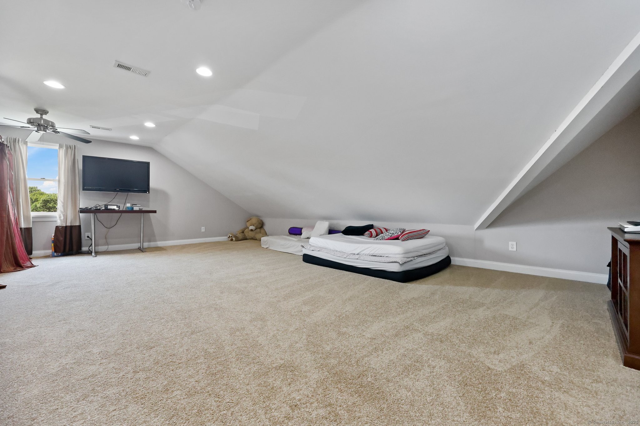 15 Oakledge Circle