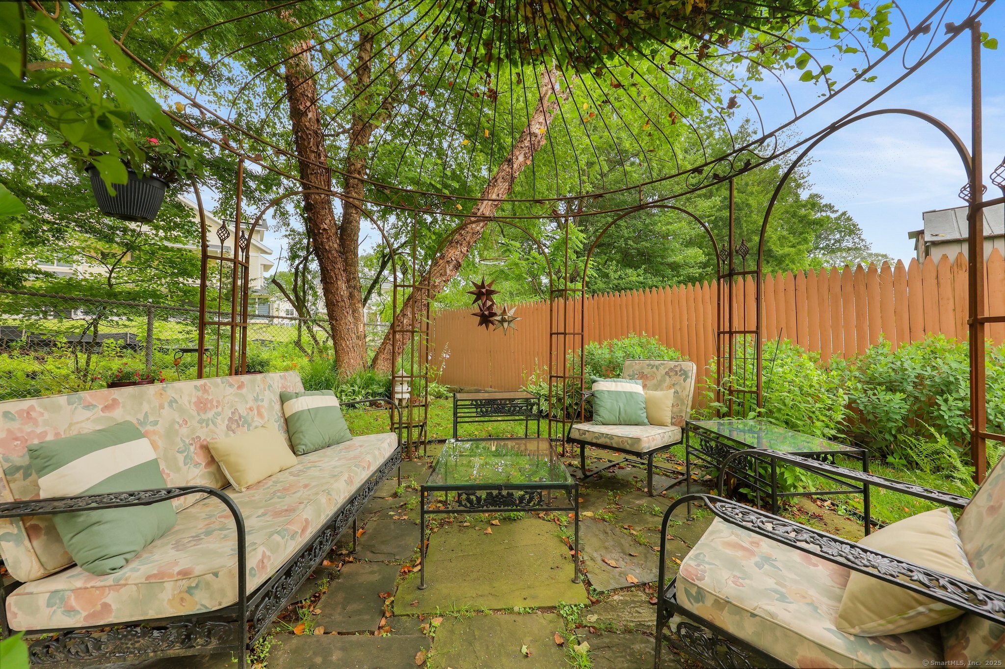 20 Cedar Crest Place