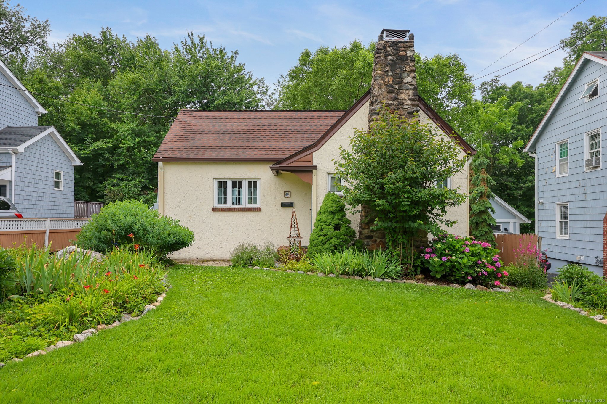 20 Cedar Crest Place